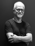 Retrato de Cláudio Loes